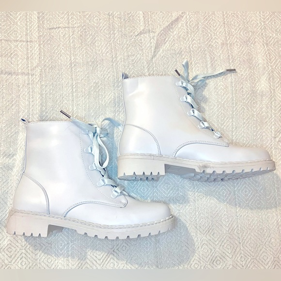 Jordyn Lug Sole Combat Boot Size 7 Pastel Blue - Picture 3 of 6